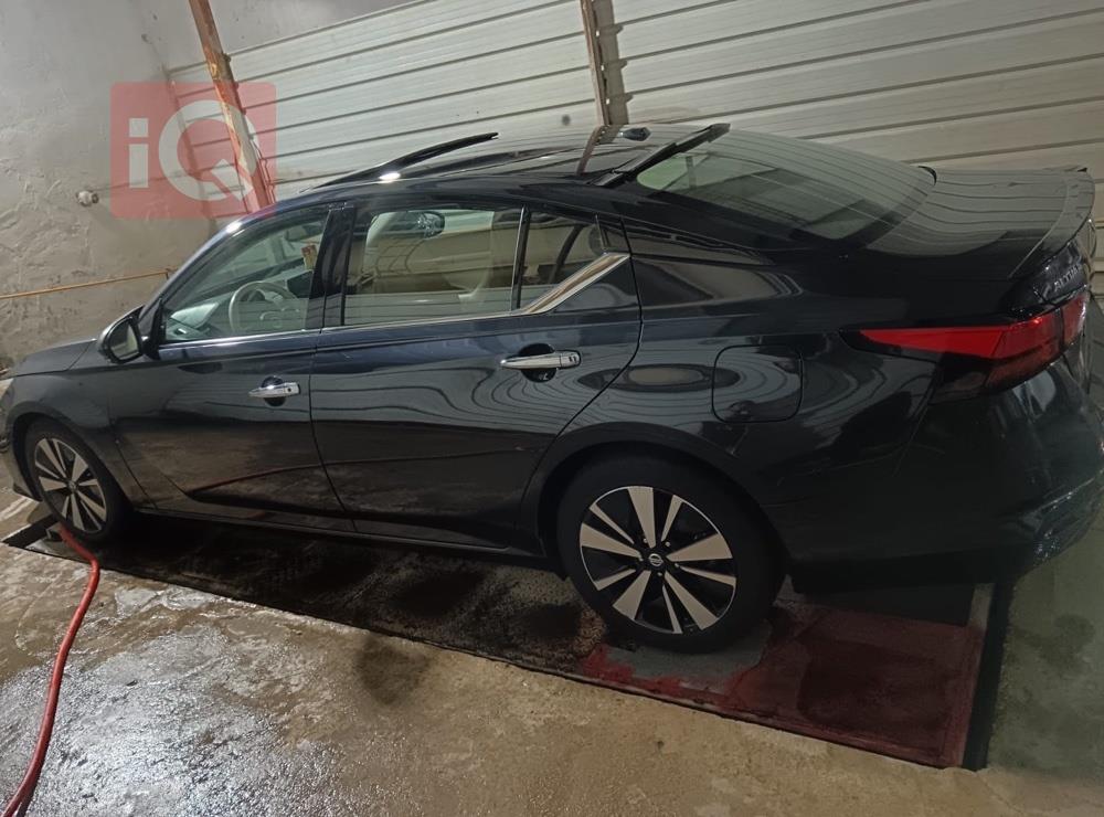 نیسان ئەلتیما